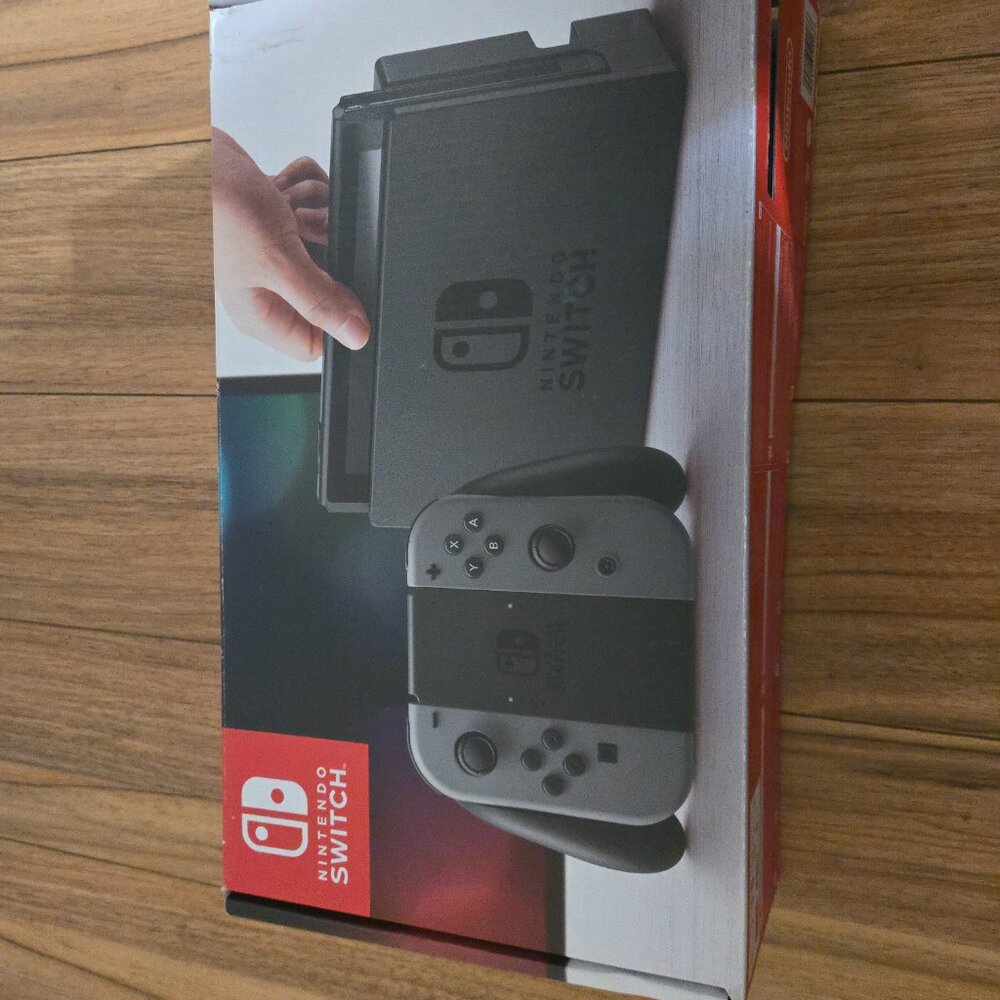 Nintendo Switch - Picture 4 of 16